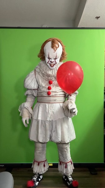 817K views · 513 reactions | This is too fun not to do!  @laybankz #tellurgf #laybankz #dance #trend #exlporepage | Twisted Pennywise / Michael Taeza | Facebook