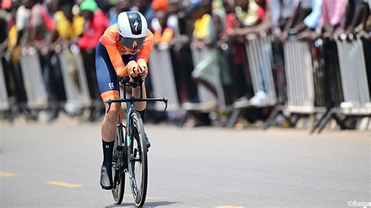Nederlandse Megan Arens vliegt dankzij sterk slot naar wereldtitel tijdrijden bij junioren, Laura Fivé wordt 10e | sporza