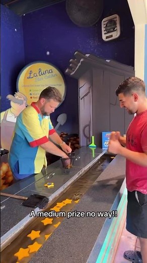 La Luna Star Catcher Carnival game at Pixar Pier #disney #carnivalgames #disneyland