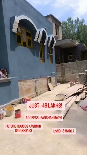 🏡 House for Sale – Padshahi Bagh | 5 Marla Melkiyat A budget-friendly and well-constructed house is available for sale in the calm and accessible area of Padshahi Bagh, Srinagar. Built on 5 marla Melkiyat land, this home is perfect for a small family looking for comfort and practicality. 🔹 Property Details: 📍 Location: Padshahi Bagh, Srinagar 📐 Land Area: 5 Marla (Melkiyat) 🍽️ Modular Kitchen with Attached Hamam – Ideal for winters 🛏️ 2 Well-Designed Bedrooms 🚿 1 Common Washroom 🏠 Store 