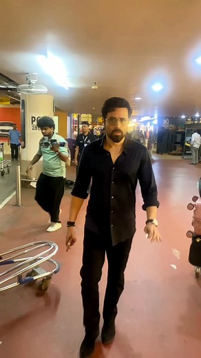 22K views · 182 reactions | Imran Hashmi spotted at airport | Bollywood Bliss | Facebook