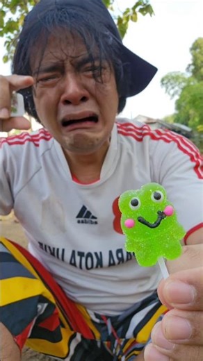 I cried and shared gummy candy snacks with the millipedes #shorts #shortvideo #viral