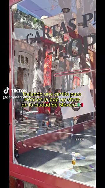 J Hope y las Blinks en Pop Up en México