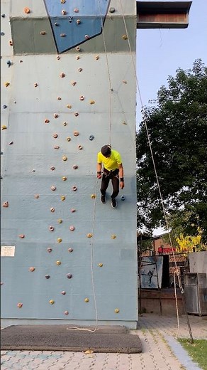 ⚠️ Always remember:Safety comes first in rappelling.First practice… then height!