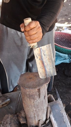 Blacksmith makes a simple cleaver #lifeskillsdn #reelsvideo #simplecleaver | LifeSkills DN