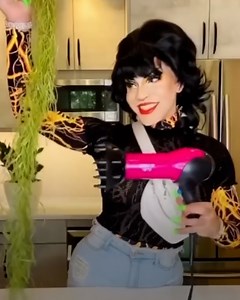 190K views · 127 reactions | Plant Tips From a Drag Queen Need help keeping your plants alive? MissLeidy The Plant Lady's got you. Follow Missleidy the Plant Lady (https://www.instagram.com/missleidytheplantlady | https://www.youtube.com/c/MissleidyThePlantLady) for more! | Pero Like | Facebook
