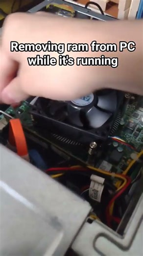 Removing ram from PC while it's on.