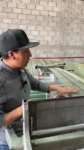 PARTE 2 #viral #parati #textil #tutorial #cosasquenosabias . . Acompáñanos a descubrir este importante proceso para la producción de materiales textiles como ponchos, cobijas y tela...