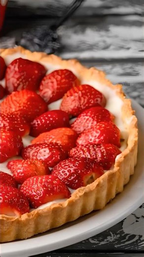 Strawberry Tart with Oat Milk Custard ⭐