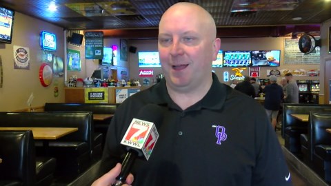 March Madness brings crowds to Cedar Valley bars and restaurants