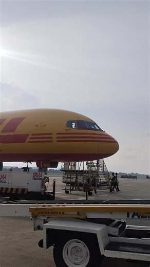 Cargo B757 DHL #boeing #airport #DHL #aviation