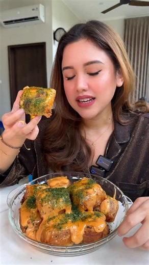 Shely Che on Instagram: "@itsfrydays bener2 ye #shelyche"