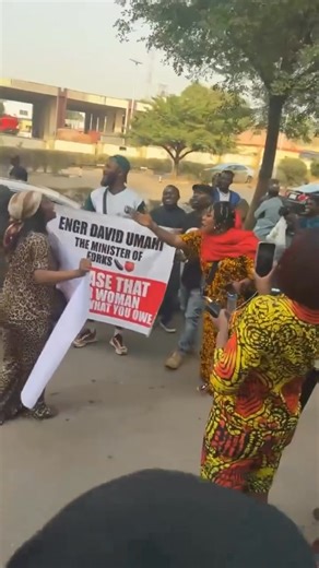 VIDEO: Protest Against Minister Of Works Erupts In Abuja After His Reported Intimidation And Incarceration Of Businesswoman He's Allegedly Owing Over N250Million | Angel Network News