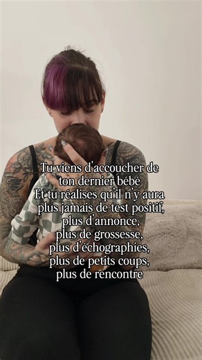 Ce bébé… c’était le dernier. Le dernier test positif. La dernière attente. La dernière rencontre. Il n’y aura plus ce moment où le monde s’arrête devant deux petites lignes. Plus cette première échographie. Plus cette toute première fois où on pose son bébé contre soi. Même quand on sait que notre famille est complète. Même quand on ne souhaite plus d’enfant. Tourner la page de la maternité, c’est étrange. C’est doux… et ça serre le cœur en même temps. C’est accepter que le livre se referme, tou