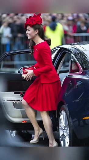 121K views · 2.9K reactions | Kate Middleton’s Red Dress Catches the Wind in Public! Elegance in every situation… Kate once again proves her royal charm. What’s your opinion on this unforgettable moment? ❤️ #KateMiddleton #RoyalFamily #RoyalStyle | VIP Pinki | Facebook