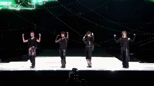 四人完整版新的网恋爱舞台！《Network love》SEVENTEEN NEW 演唱会舞台