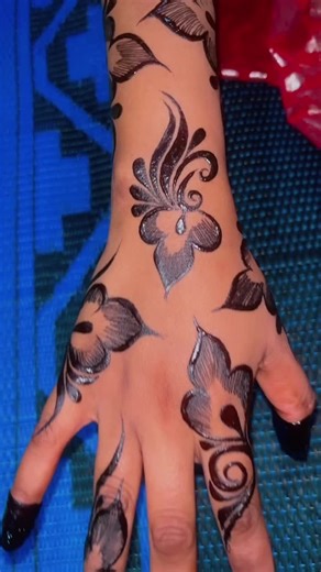 Black Henna Tattoo Designs and Art Inspiration