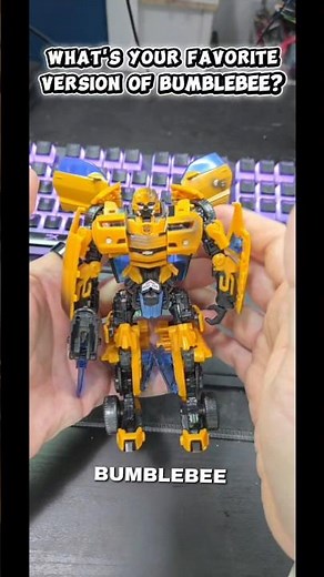 50 of +300 Transformers - 2007 Bumblebee #transformers #hasbro #bumblebee