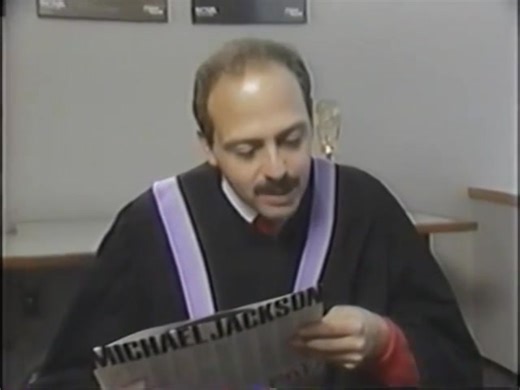 The "world's fastest talking man”, John Moschitta Jr., can ‘sing’ Michael Jackson's "Bad" in 20 seconds | Flashbak