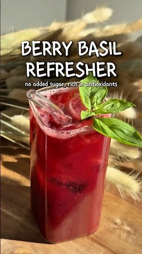🫐🌿Berries + basil — a simple summer antioxidant and refreshing drink✨ recipe below⤵️