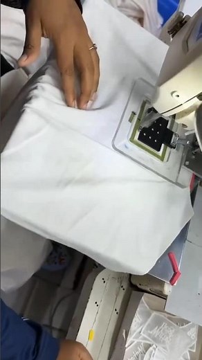 Auto Label Attach Machine #labelsewing #labelattach #autosewing #autosewingmachine #labeljoin