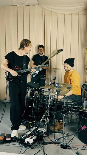 85K views · 1.7K reactions | We just released a special live version of "Diminisher" and since it’s so much fun to play we just recorded a little studio session as well. Come tomorrow shows, stream the music, you know the drill #livetechno #komfortrauschen | Komfortrauschen | Facebook