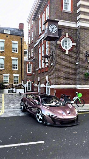 Car Spotting in London: Merry Christmas with McLaren P1