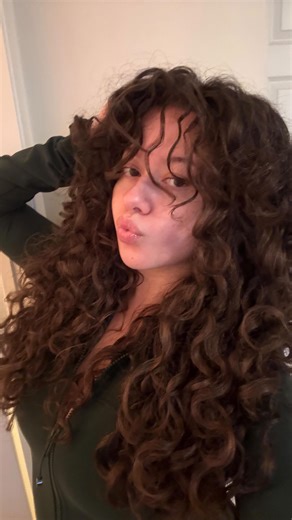 anahita on Instagram: "In depth contour tutorial for round faces 💌 #makeup #contour #contouringroundface"