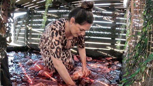 Kelly Brook's big mistake revealed just minutes into I'm A Celebrity