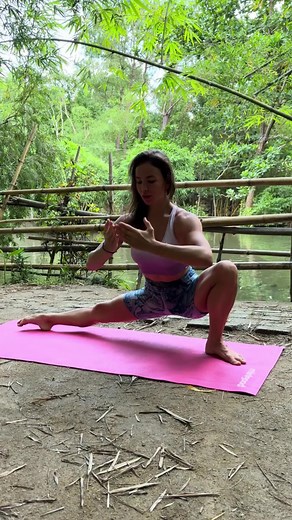 ASMR Outdoor Yoga ｜ Chebyjane #shorts #stretching #flexibility