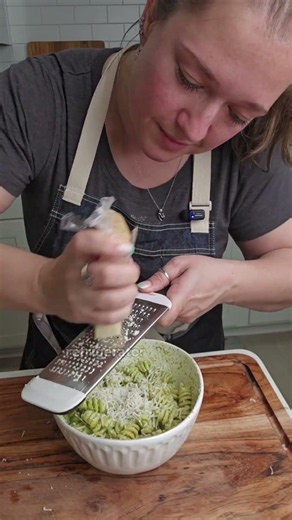 Pesto Pasta with Homemade Pesto - Quick and Easy Dinner Idea