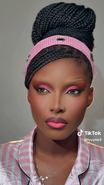 Tuto maquillage sourcils et base makeup pour débutants