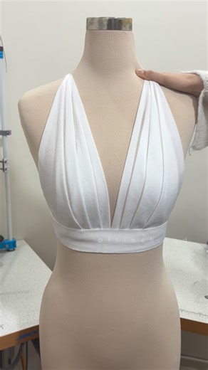 ‎فهیم | طراح لباس‎ on Instagram‎: "FASHION _ DRAPING 🪡✂️ . . . . . . . #dress #fashiondesigner #sewing #مولاژ #طراحی"‎