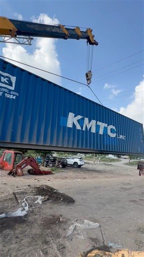 Container loading process #viralvideo #automobile #mechanic #walding