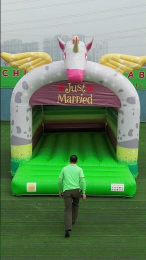 The unicorn inflatable bounce house is amazing #awesome #bouncycastle #bouncyhouse #inflatable
