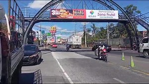 Así el panorama vehicular en bulevar el frutal zona 5 de #VillaNueva #PMT_VILLANUEVA coordina carriles reversibles. | PMT VILLA NUEVA