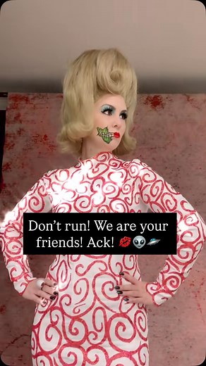 1.8K views · 91 reactions | Throwback to 2021…I had just moved into my townhouse and was excited to dress up and pass out Halloween candy. Only like 10 kids showed up  At least the parents understood my costume  And a few teenage girls told me I looked pretty 殺 Costume made by me 淋瑱 . . #marsattacks #halloween #halloweencostume #timburton #alien #timburtoncosplay #marsattackscosplay #spookyseason #scifi #aliencostume | Natalie Hanrion Designs | Facebook