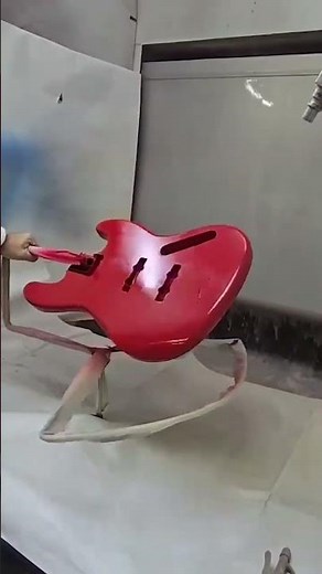 Jay Nelson sprays Dakota Red on a bass in this festive #JaySpray