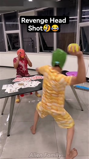 Yellow Alien Took Revenge by Giving Balloon Head Shot | Game Challenge #shortsfeed #alienfamily