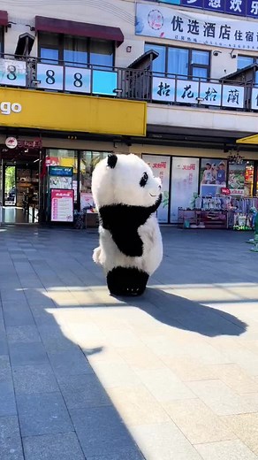 Suggest adding an animal gymnastics event to the Olympic Games#YixingWalkingChildren #InternetCelebrityBear #Funny