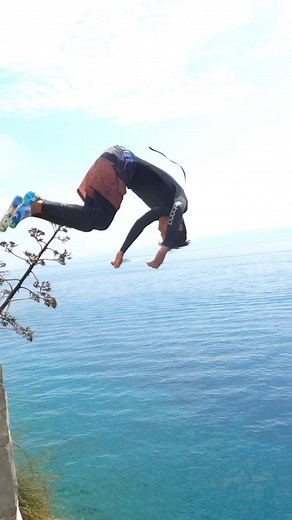 Cliff Jumping Tricks: Master the Art of Diving
