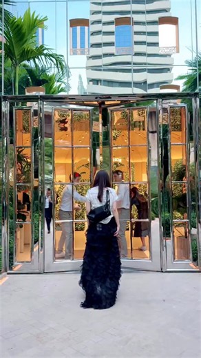 DIOR CRUISE 2026 at Dior Gold House💫🤍 Enjoying the new menu from Cafe’ Dior by Mauro Colagreco😍 มาช้อปปิ้ง❌ มาถ่ายรูป ✅ ขอบคุณ Dior Team มากๆนะคะ 🥰🥹 สนุกมากค่า | Dao Narongdej