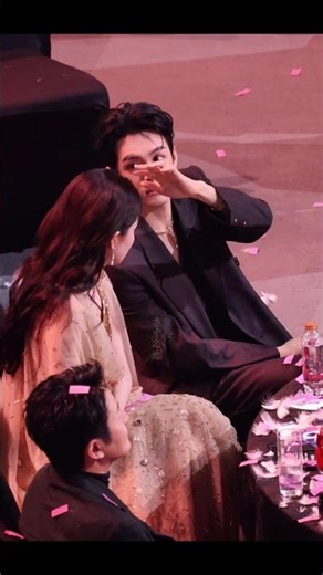 Joseph Zeng and BaiLu were very happy at the 2025 iQIYI Scream Night 06.12.25 🌸💖💕✨ #白鹿 #曾舜晞 #bachloc