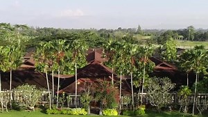 Study one term of "Exotic Tourism Destination Management" at Politeknik Internasional Bali and explore the unique travel culture of Southeast Asia and the tropics. 👩🏻‍🎓🌴☀️ | Study In Bali