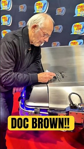 Doc Brown aka Christopher Lloyd signs the DeLorean Time Machine! #backtothefuture #shorts #80s