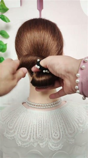 Youthful Braided Updo Tutorial: Effortless Elegance