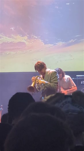 BÉESAU | Fragement of a fluegelhorn solo on my track « retrouver l’aube » from my last show in Paris 🌄🌅 | Instagram