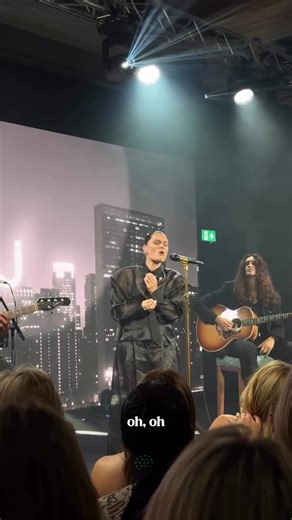 1M views · 26K reactions | Moments like this are why I love my life. Niall Horan you are 彩 | Jessie J | Facebook