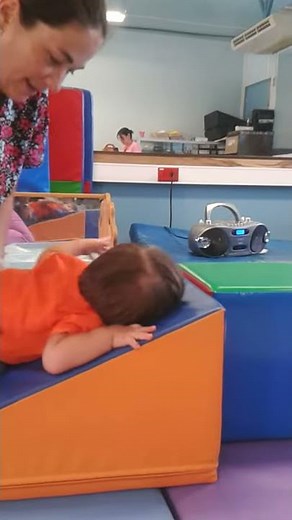 Ejercicios para estimular el caminar en niños con Síndrome de Down Parte 1.