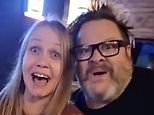 Jaret Reddick looks unrecognizable while surprising fan in bar